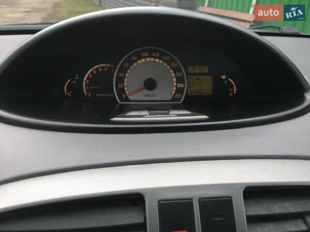 Красный Хендай Матрикс, объемом двигателя 1.8 л и пробегом 174 тыс. км за 4900 $, фото 5 на Automoto.ua