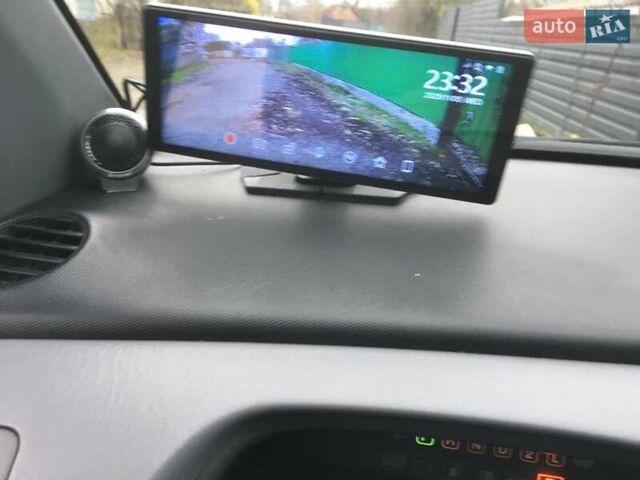 Красный Хендай Матрикс, объемом двигателя 1.8 л и пробегом 174 тыс. км за 4900 $, фото 10 на Automoto.ua