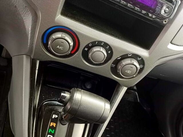 Красный Хендай Матрикс, объемом двигателя 1.8 л и пробегом 159 тыс. км за 5000 $, фото 8 на Automoto.ua