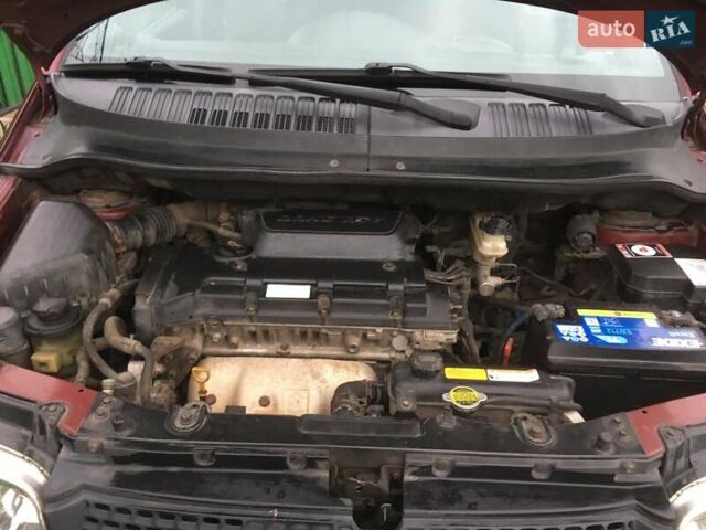 Красный Хендай Матрикс, объемом двигателя 1.8 л и пробегом 174 тыс. км за 4900 $, фото 13 на Automoto.ua