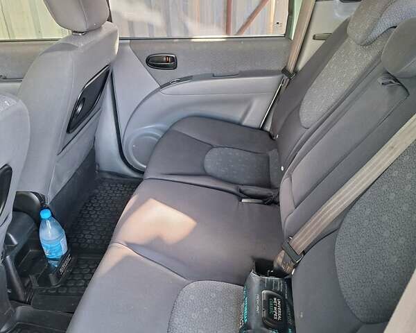 Хендай Матрикс, объемом двигателя 1.5 л и пробегом 184 тыс. км за 4600 $, фото 4 на Automoto.ua