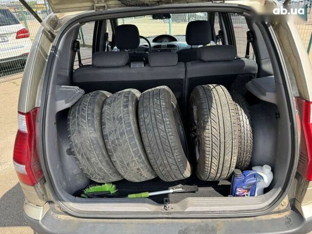 Хендай Матрікс, об'ємом двигуна 0 л та пробігом 181 тис. км за 3490 $, фото 12 на Automoto.ua