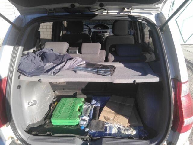 Серый Хендай Матрикс, объемом двигателя 1.6 л и пробегом 237 тыс. км за 2800 $, фото 2 на Automoto.ua