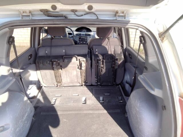 Серый Хендай Матрикс, объемом двигателя 1.6 л и пробегом 237 тыс. км за 2800 $, фото 18 на Automoto.ua