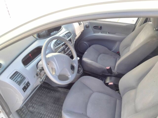 Серый Хендай Матрикс, объемом двигателя 1.6 л и пробегом 237 тыс. км за 2800 $, фото 17 на Automoto.ua