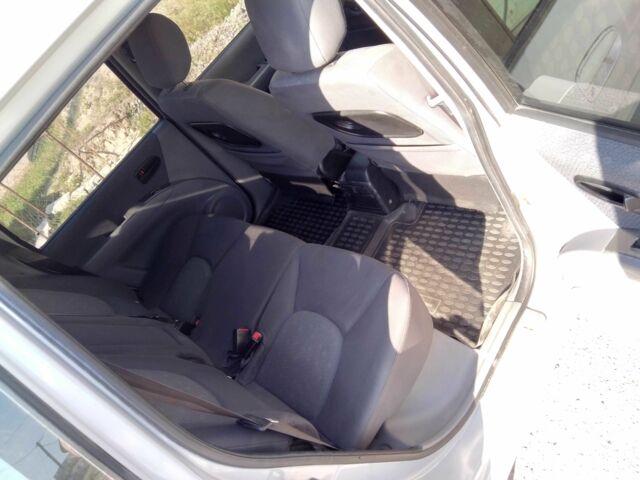 Серый Хендай Матрикс, объемом двигателя 1.6 л и пробегом 237 тыс. км за 2800 $, фото 16 на Automoto.ua