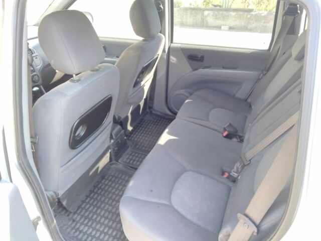 Серый Хендай Матрикс, объемом двигателя 1.6 л и пробегом 237 тыс. км за 2800 $, фото 14 на Automoto.ua