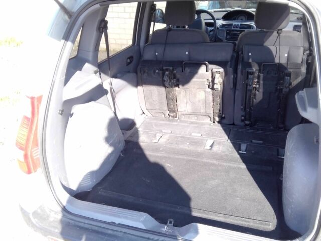 Серый Хендай Матрикс, объемом двигателя 1.6 л и пробегом 237 тыс. км за 2800 $, фото 20 на Automoto.ua