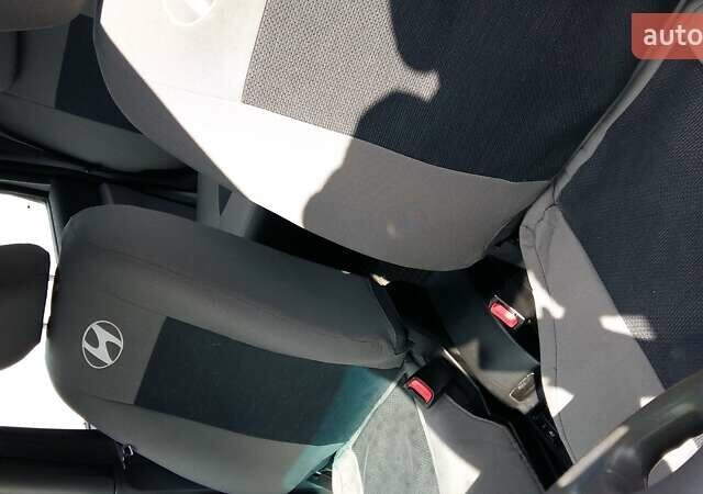 Сірий Хендай Матрікс, об'ємом двигуна 1.6 л та пробігом 109 тис. км за 4300 $, фото 18 на Automoto.ua