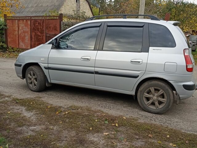 Сірий Хендай Матрікс, об'ємом двигуна 1.5 л та пробігом 243 тис. км за 3700 $, фото 1 на Automoto.ua