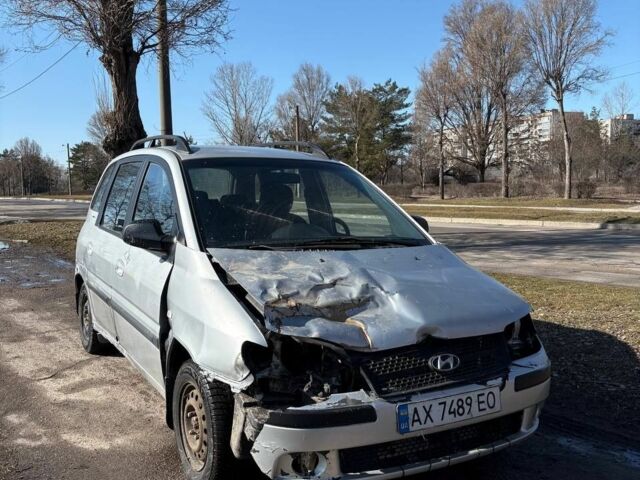 Серый Хендай Матрикс, объемом двигателя 1.6 л и пробегом 250 тыс. км за 1000 $, фото 2 на Automoto.ua