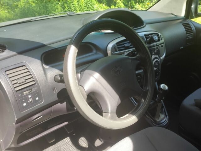 Серый Хендай Матрикс, объемом двигателя 1.5 л и пробегом 213 тыс. км за 4999 $, фото 6 на Automoto.ua