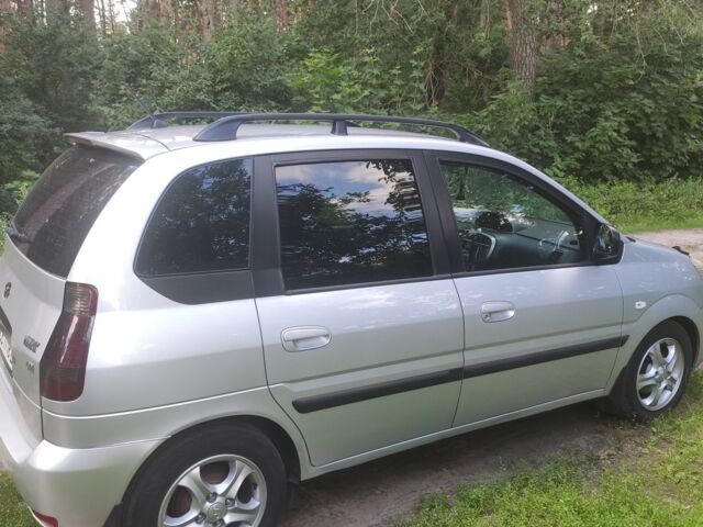 Серый Хендай Матрикс, объемом двигателя 1.5 л и пробегом 213 тыс. км за 4999 $, фото 3 на Automoto.ua