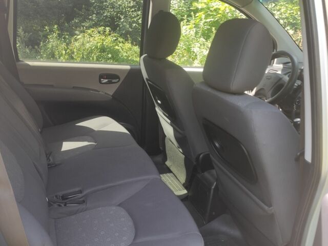 Серый Хендай Матрикс, объемом двигателя 1.5 л и пробегом 213 тыс. км за 4999 $, фото 10 на Automoto.ua