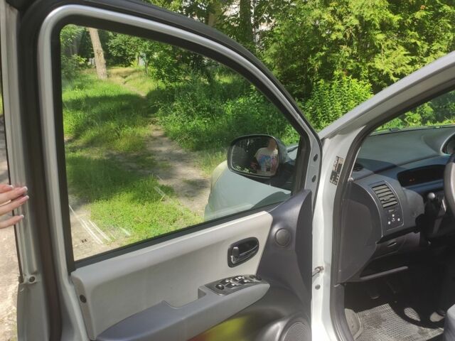 Серый Хендай Матрикс, объемом двигателя 1.5 л и пробегом 213 тыс. км за 4999 $, фото 5 на Automoto.ua