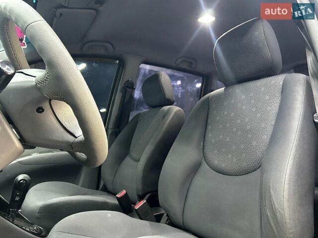 Сірий Хендай Матрікс, об'ємом двигуна 1.6 л та пробігом 192 тис. км за 3600 $, фото 10 на Automoto.ua