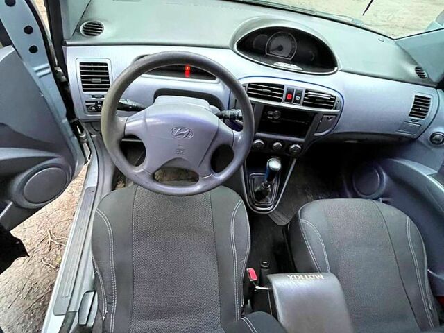 Сірий Хендай Матрікс, об'ємом двигуна 1.6 л та пробігом 240 тис. км за 4000 $, фото 2 на Automoto.ua