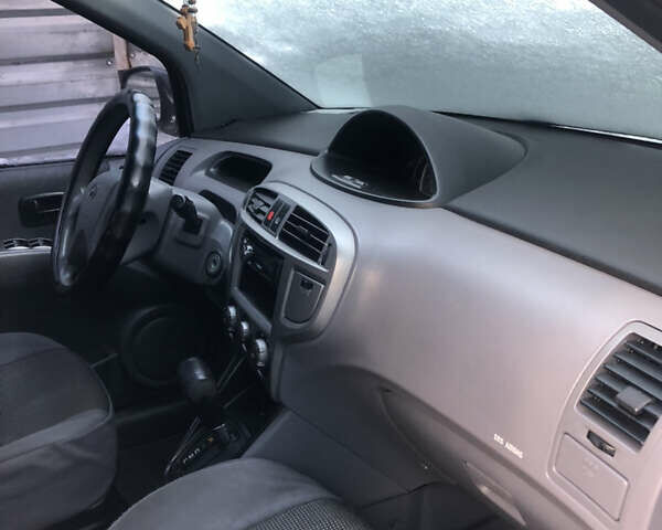 Серый Хендай Матрикс, объемом двигателя 0 л и пробегом 235 тыс. км за 2100 $, фото 3 на Automoto.ua