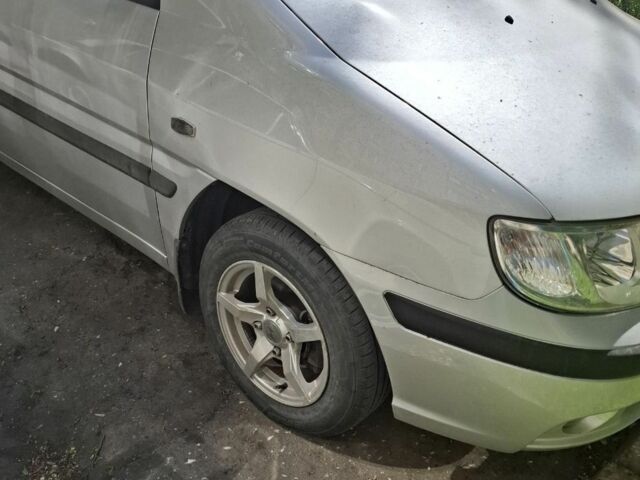 Сірий Хендай Матрікс, об'ємом двигуна 1.8 л та пробігом 196 тис. км за 5500 $, фото 1 на Automoto.ua