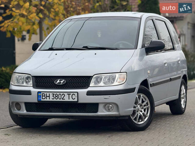 Серый Хендай Матрикс, объемом двигателя 1.6 л и пробегом 229 тыс. км за 3800 $, фото 1 на Automoto.ua