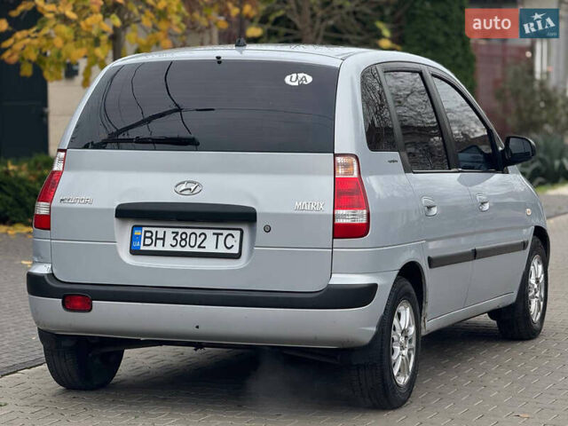Серый Хендай Матрикс, объемом двигателя 1.6 л и пробегом 229 тыс. км за 3800 $, фото 14 на Automoto.ua