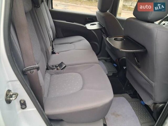 Сірий Хендай Матрікс, об'ємом двигуна 1.6 л та пробігом 246 тис. км за 2499 $, фото 13 на Automoto.ua