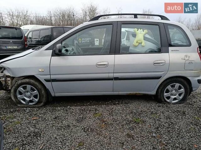 Сірий Хендай Матрікс, об'ємом двигуна 1.6 л та пробігом 245 тис. км за 1300 $, фото 2 на Automoto.ua