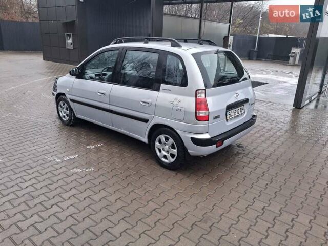 Сірий Хендай Матрікс, об'ємом двигуна 1.6 л та пробігом 246 тис. км за 2499 $, фото 4 на Automoto.ua