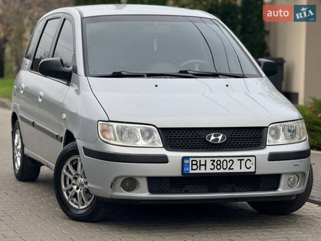 Серый Хендай Матрикс, объемом двигателя 1.6 л и пробегом 229 тыс. км за 3800 $, фото 3 на Automoto.ua