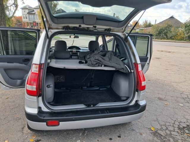 Серый Хендай Матрикс, объемом двигателя 1.8 л и пробегом 250 тыс. км за 3600 $, фото 10 на Automoto.ua