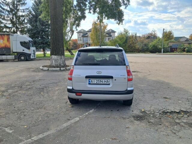 Серый Хендай Матрикс, объемом двигателя 1.8 л и пробегом 250 тыс. км за 3600 $, фото 4 на Automoto.ua