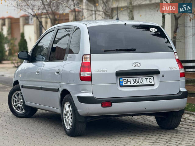 Серый Хендай Матрикс, объемом двигателя 1.6 л и пробегом 229 тыс. км за 3800 $, фото 7 на Automoto.ua