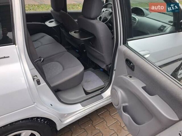 Сірий Хендай Матрікс, об'ємом двигуна 1.6 л та пробігом 246 тис. км за 2499 $, фото 11 на Automoto.ua