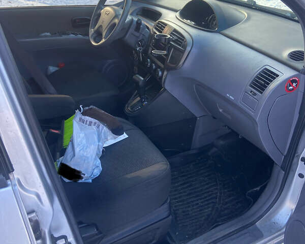 Сірий Хендай Матрікс, об'ємом двигуна 1.6 л та пробігом 155 тис. км за 3000 $, фото 9 на Automoto.ua