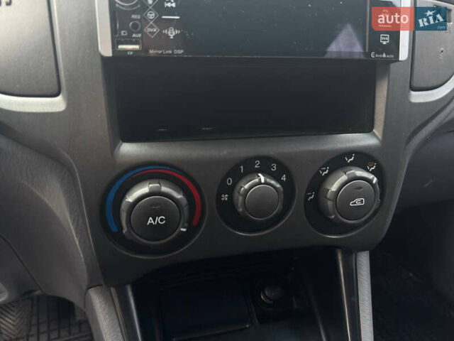 Серый Хендай Матрикс, объемом двигателя 1.6 л и пробегом 229 тыс. км за 3800 $, фото 20 на Automoto.ua