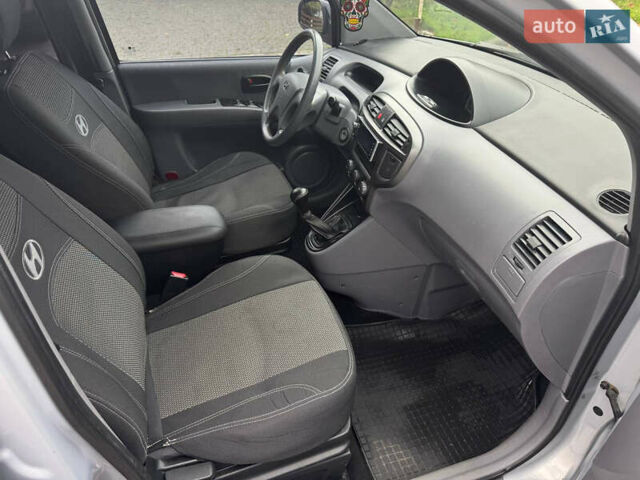 Серый Хендай Матрикс, объемом двигателя 1.6 л и пробегом 229 тыс. км за 3800 $, фото 25 на Automoto.ua