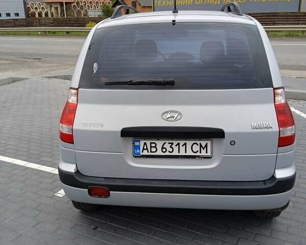 Серый Хендай Матрикс, объемом двигателя 1.6 л и пробегом 145 тыс. км за 2700 $, фото 2 на Automoto.ua