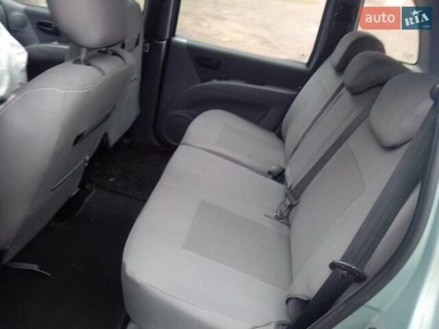 Сірий Хендай Матрікс, об'ємом двигуна 1.6 л та пробігом 126 тис. км за 2500 $, фото 8 на Automoto.ua