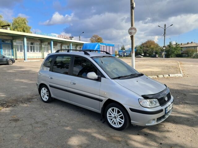 Серый Хендай Матрикс, объемом двигателя 1.8 л и пробегом 250 тыс. км за 3600 $, фото 3 на Automoto.ua