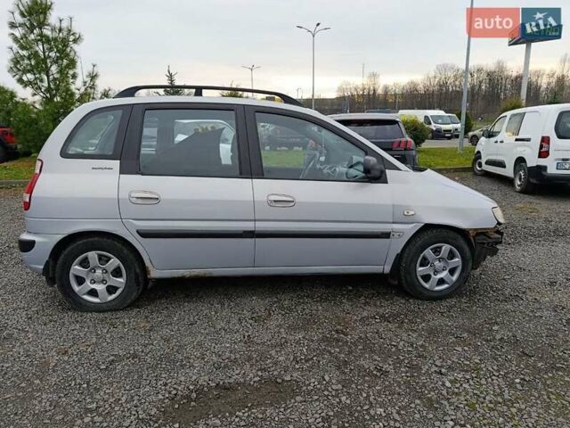 Сірий Хендай Матрікс, об'ємом двигуна 1.6 л та пробігом 245 тис. км за 1300 $, фото 1 на Automoto.ua