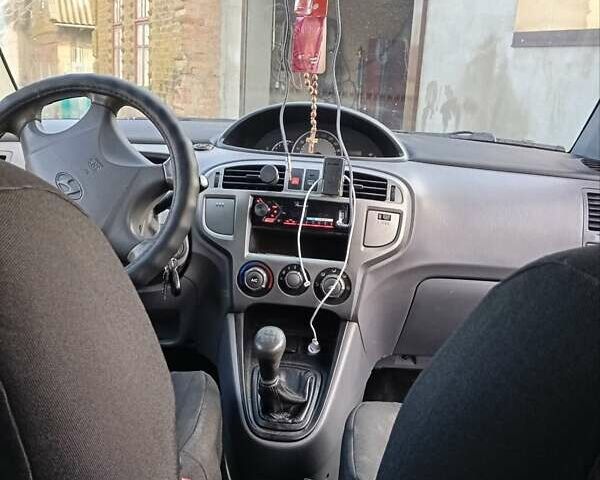 Серый Хендай Матрикс, объемом двигателя 1.6 л и пробегом 150 тыс. км за 3000 $, фото 2 на Automoto.ua