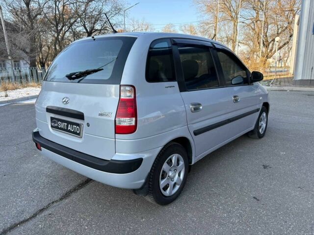 Серый Хендай Матрикс, объемом двигателя 1.6 л и пробегом 159 тыс. км за 4800 $, фото 4 на Automoto.ua