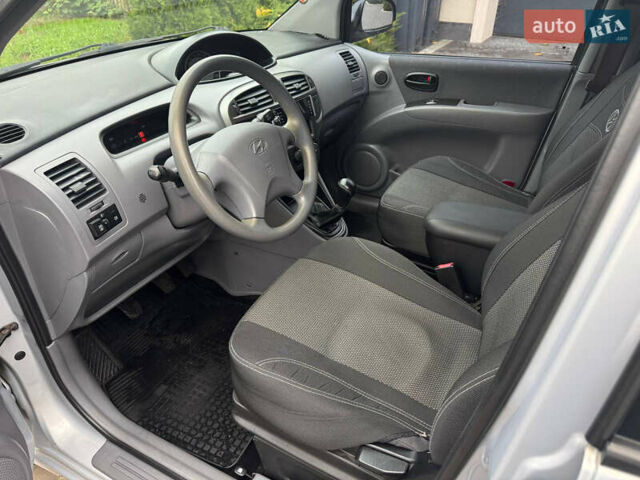 Серый Хендай Матрикс, объемом двигателя 1.6 л и пробегом 229 тыс. км за 3800 $, фото 15 на Automoto.ua