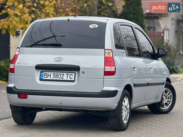 Серый Хендай Матрикс, объемом двигателя 1.6 л и пробегом 229 тыс. км за 3800 $, фото 12 на Automoto.ua