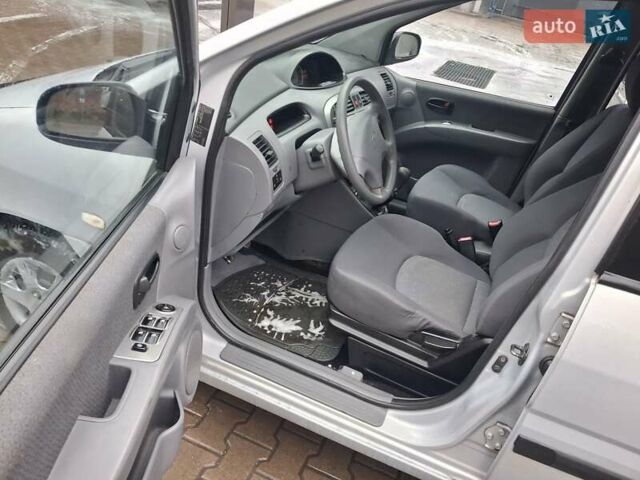 Сірий Хендай Матрікс, об'ємом двигуна 1.6 л та пробігом 246 тис. км за 2499 $, фото 8 на Automoto.ua