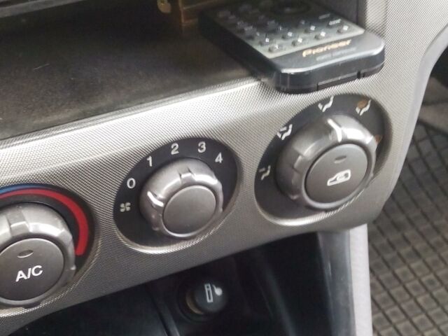 Серый Хендай Матрикс, объемом двигателя 1.8 л и пробегом 197 тыс. км за 5000 $, фото 5 на Automoto.ua