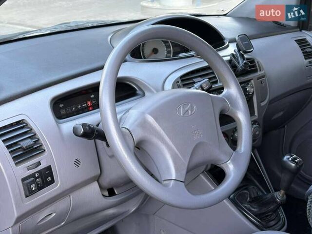 Серый Хендай Матрикс, объемом двигателя 1.6 л и пробегом 159 тыс. км за 4999 $, фото 20 на Automoto.ua