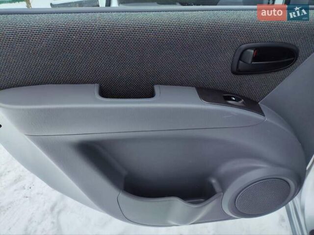 Серый Хендай Матрикс, объемом двигателя 1.6 л и пробегом 181 тыс. км за 4300 $, фото 16 на Automoto.ua