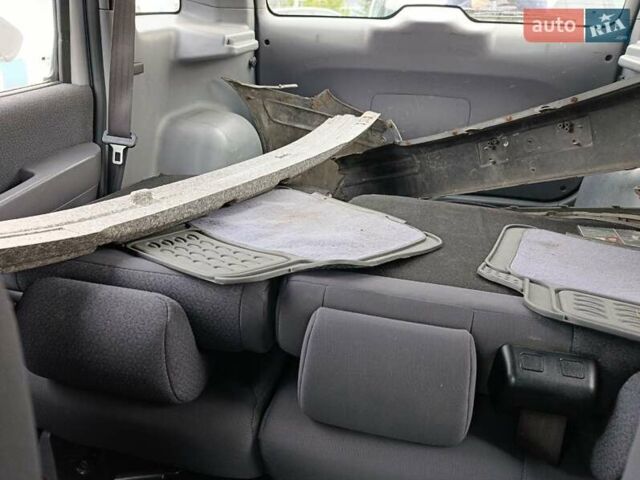 Сірий Хендай Матрікс, об'ємом двигуна 1.6 л та пробігом 245 тис. км за 1300 $, фото 9 на Automoto.ua