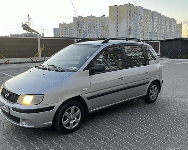 Сірий Хендай Матрікс, об'ємом двигуна 1.6 л та пробігом 250 тис. км за 3400 $, фото 1 на Automoto.ua